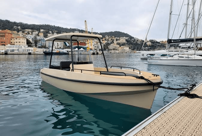Amy by Elvene Boats